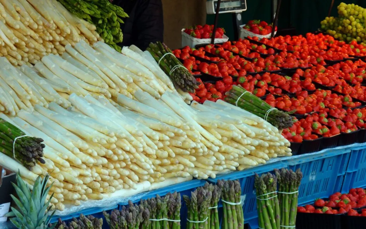 Nicht vergessen, bis zum 24. Juni Spargel essen!